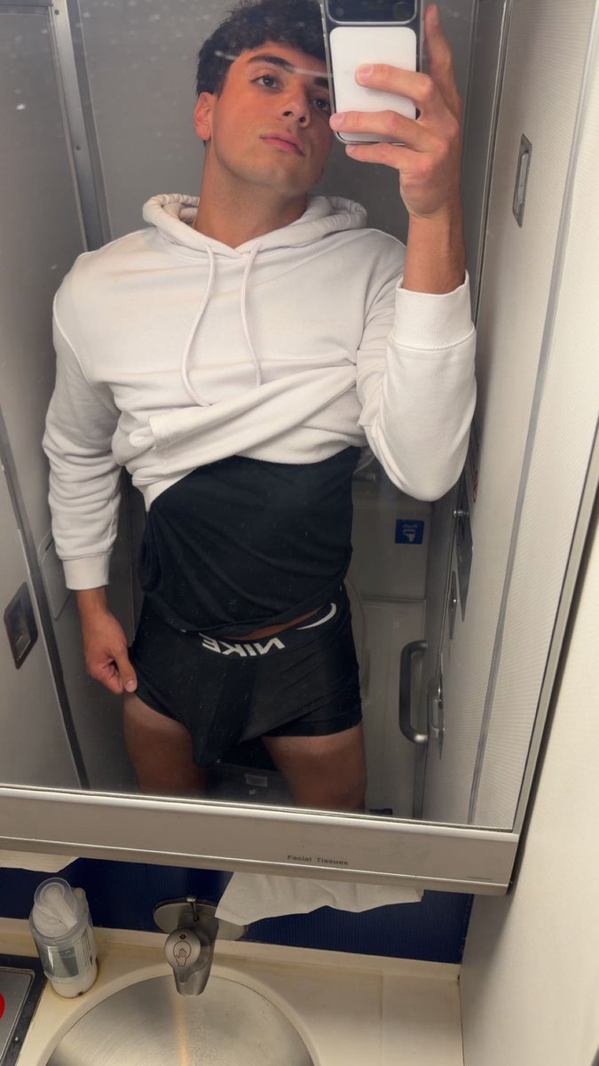 joejockasss's tweet photo. Mile-high club? https://t.co/eTzn6UZWDL