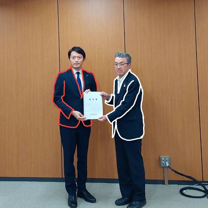 journal_eyes's tweet photo. こんな時まで脚長加工かよと思ったら、単にジャケットのサイズが合ってなくて着丈も袖丈も足りず、結果的に胴のバランスまで崩れてる不細工な格好になってるんか👀💧 https://t.co/gB7dYo8m9c