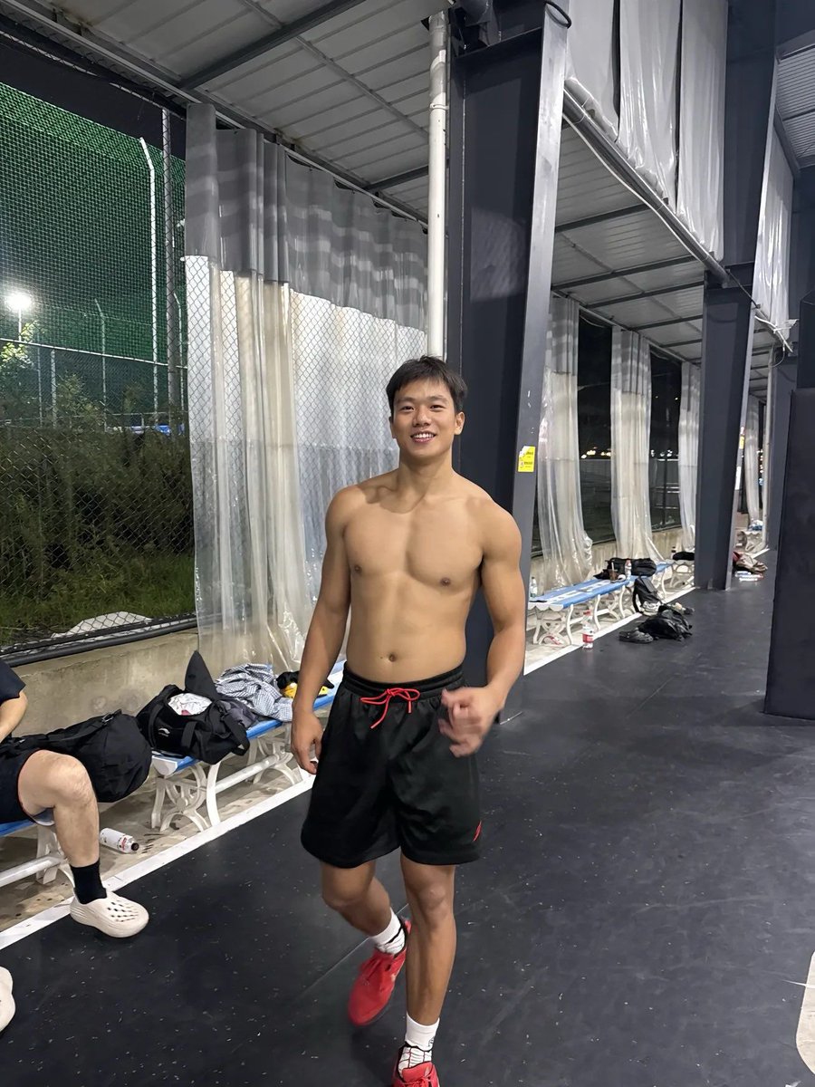 Noahnxfo tweet picture