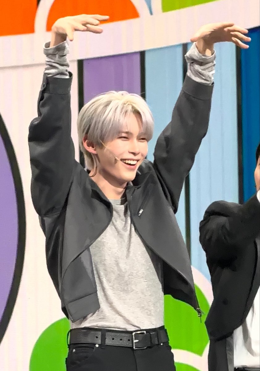 hmmsskty's tweet photo. 완전히 히히캣이자낭

#성한빈 https://t.co/5Pe75Whzno