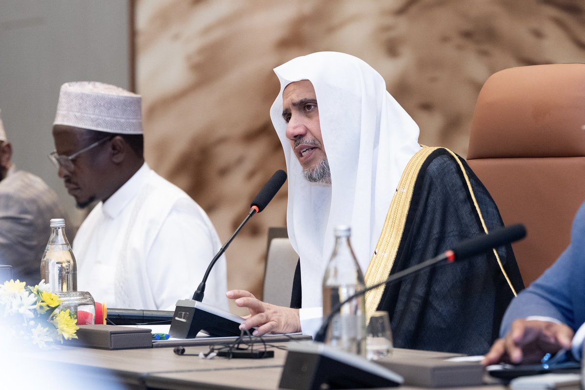 MWLOrg_en's tweet photo. The Muslim World League (MWL) is committed to supporting Muslim communities around the world and enhancing their active engagement in their societies in ways that reflect the Islamic values of moderation and coexistence, contribute to consolidating social peace, and foster harmony among the various segments of society. To this end, the MWL is keen to convene meetings that promote dialogue, mutual understanding, and cooperation among all, with the participation of influential government and parliamentary figures and institutions most actively engaged in these efforts, while emphasizing respect for the distinct characteristics of religious identities.