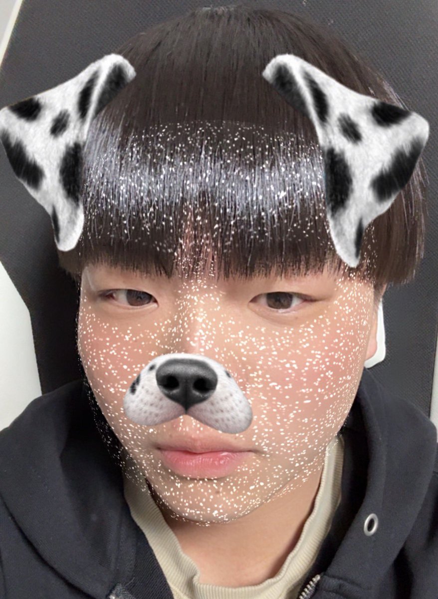 hrk090115's tweet photo. 髪が🍄すぎる笑 https://t.co/AXkfZi5qex