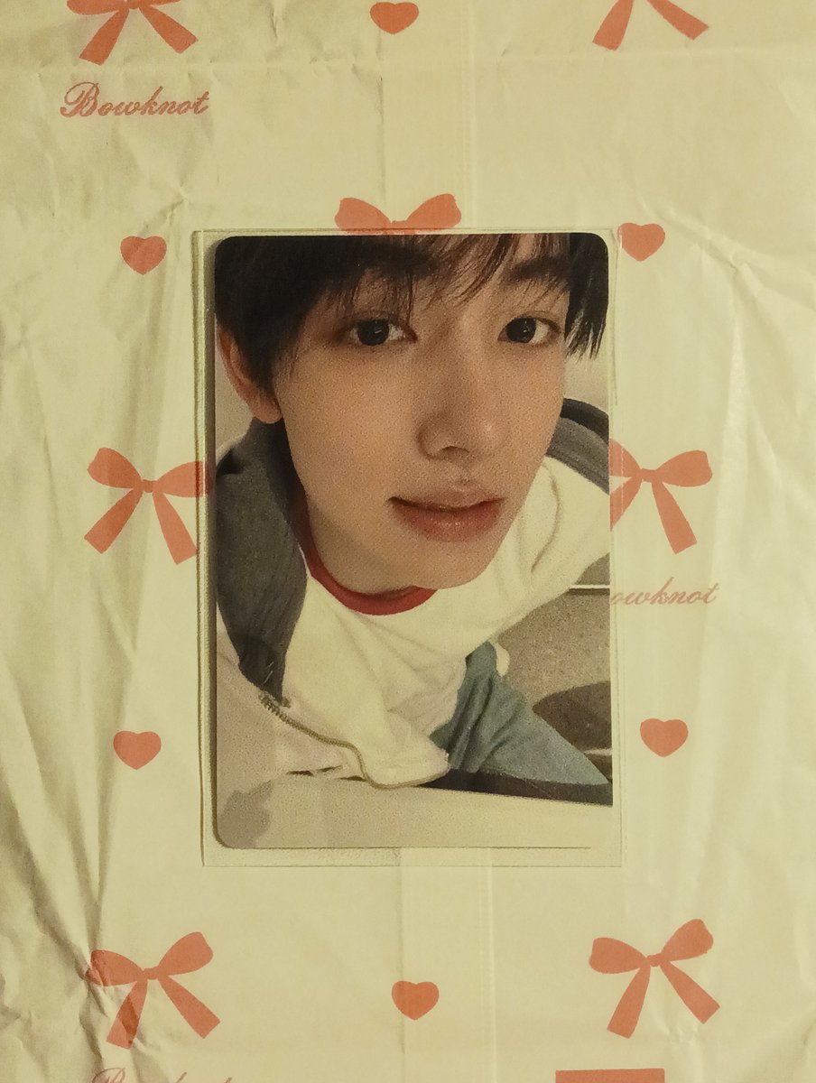 jeneveeave's tweet photo. ⭑@jjjuppoyoyoi | #fromjju
.・゜゜・yohooo hyeon yzy ld2 is finally here ! tysm for packing him safely pooo, and for letting me adopt him (wanted him sm since june pa T^T) thankyou, thankyou, thankyouuu (´ . .̫ . `)♡ https://t.co/9Yg3GEPsib