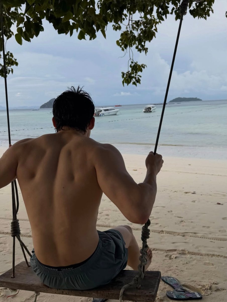 ranzdezvous's tweet photo. Island boy🏝�� https://t.co/6PIyNJwYUs
