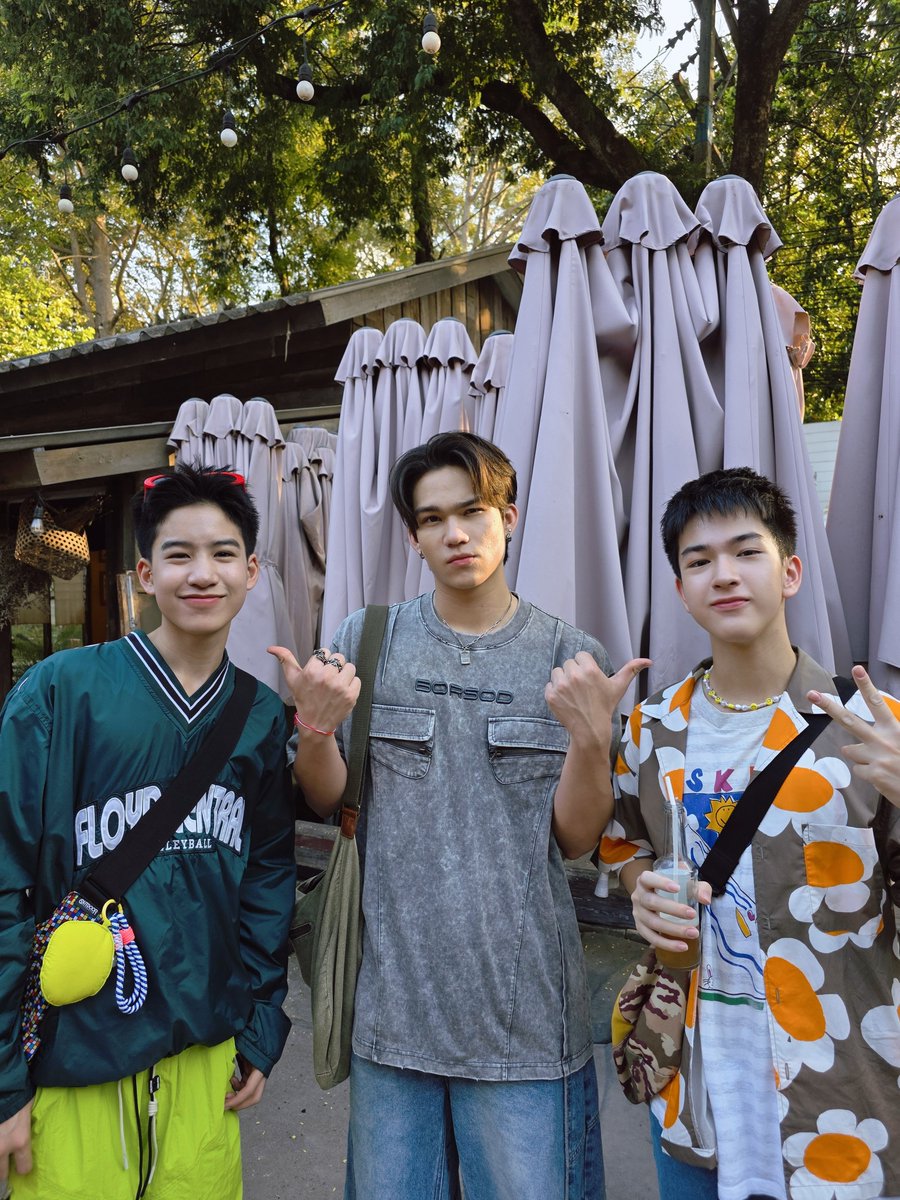 CCCseriesTH's tweet photo. 3 แสบ 3 ดื้อ 😛😜🤪

#CCCSummerCrushQ2

#CCCSummerCrush
#ClassCrushCrisis
#เพื่อนสนิทระวังคิดไม่ซื่อ https://t.co/o0v6TbGBzb