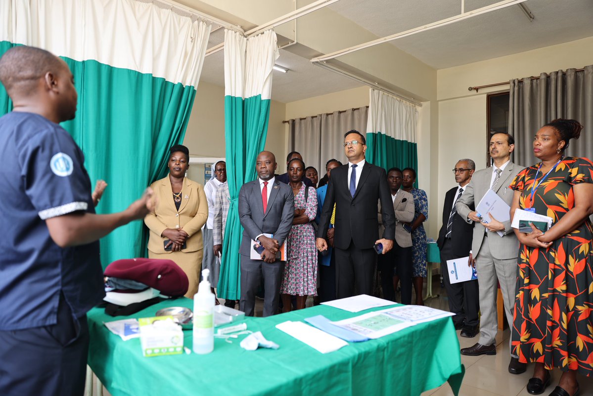 UNFPARwanda's tweet photo. UNFPA🇷🇼 Rep. @DrAdelakin joined India’s High Commissioner @IFS_Mridu, @mnls_nke of @RwandaHealth, and other guests at @UCmhs  to visit the #Aim4Change! project’s impact in strengthening midwifery in #Rwanda. The project is supported by the Government of India through @UNOSSC. https://t.co/2SLMrqzmWV