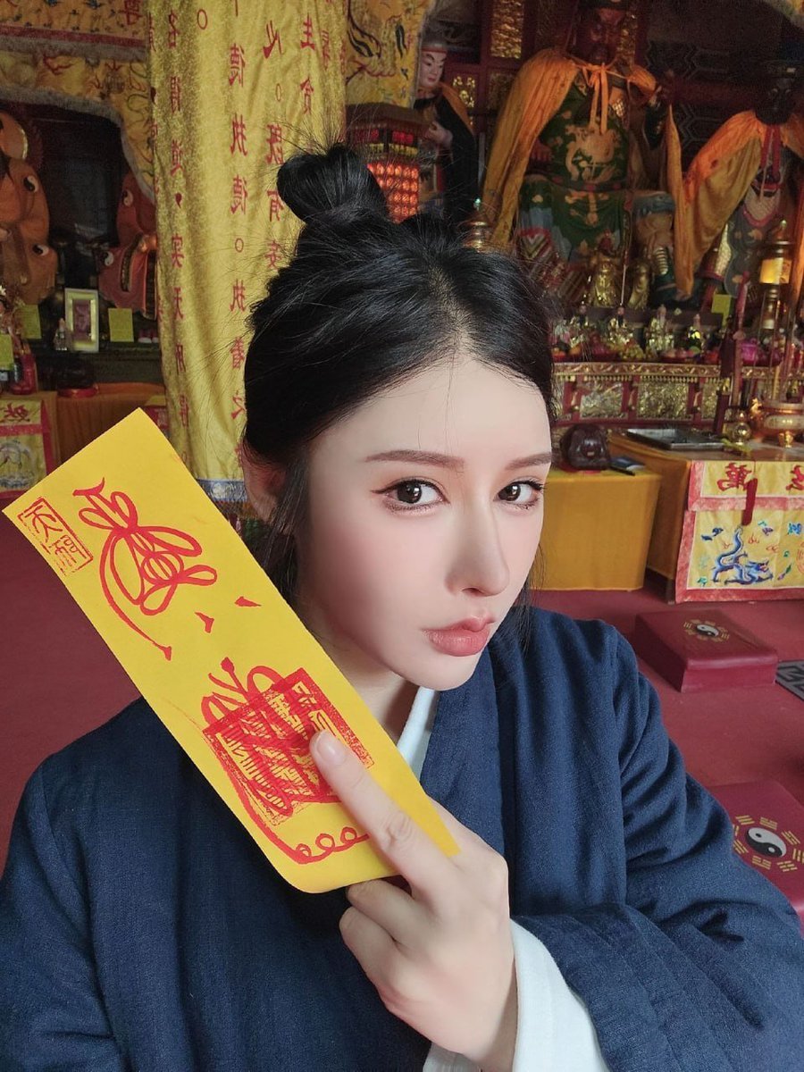 0601_poyo's tweet photo. 背着师傅独自下山，结果被曰到了现在😭 https://t.co/q9HF9zSnAm