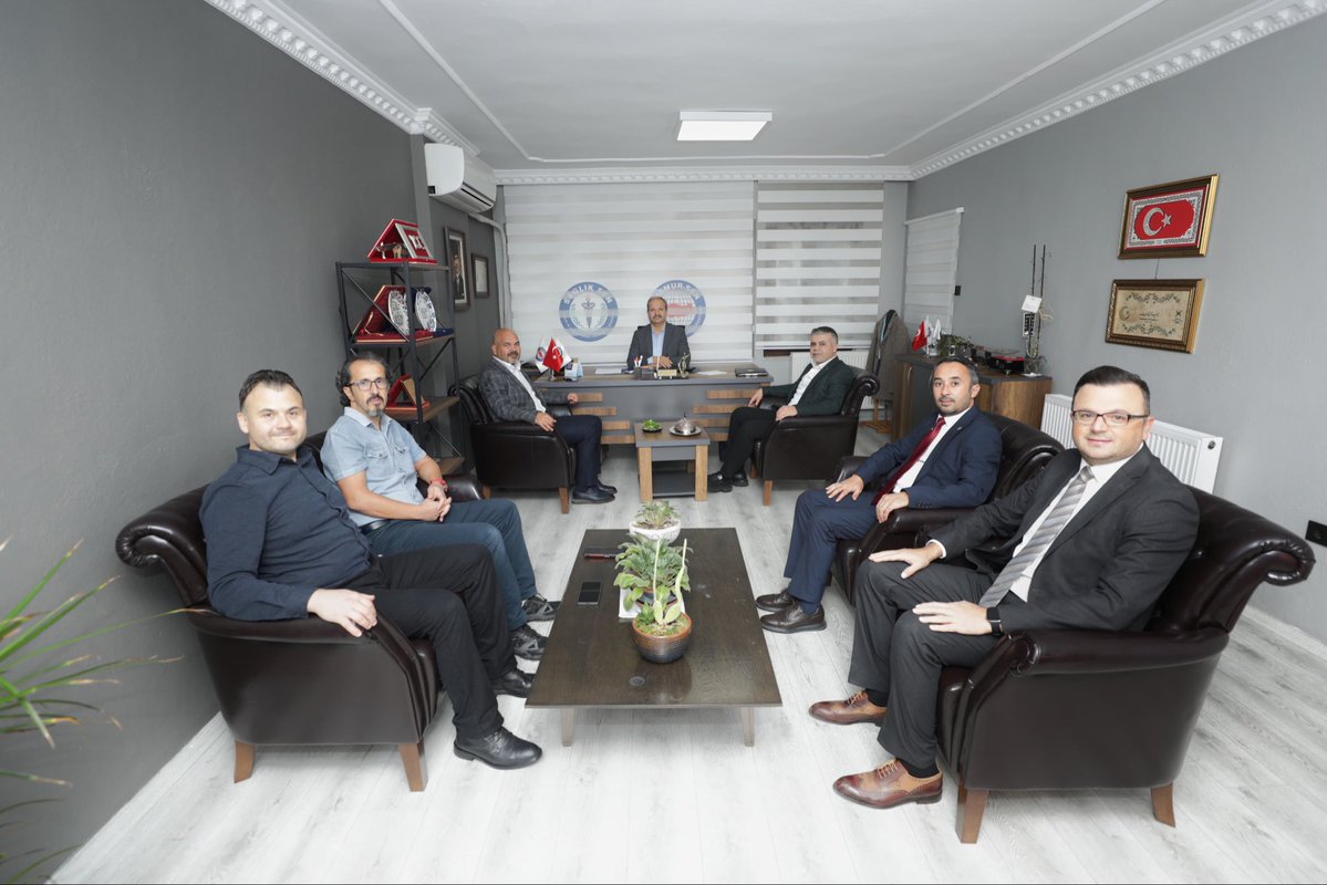 SSMahmutFaruk's tweet photo. 📍 Muğla

Genel Başkan Yardımcımız Yasin Barutcu ile birlikte Muğla Şubemizi ziyaret ederek, Şube Başkanımız Özcan Çiçek ve Yönetim Kurulu Üyelerimizle bir araya geldik.

Muğla’da sağlık ve sosyal hizmet alanında görev yapan profesyonellerimizin çalışma koşullarını, çözüm bekleyen sorunlarını ve sendikal çalışmalarımızı ele aldığımız verimli bir görüşme gerçekleştirdik.