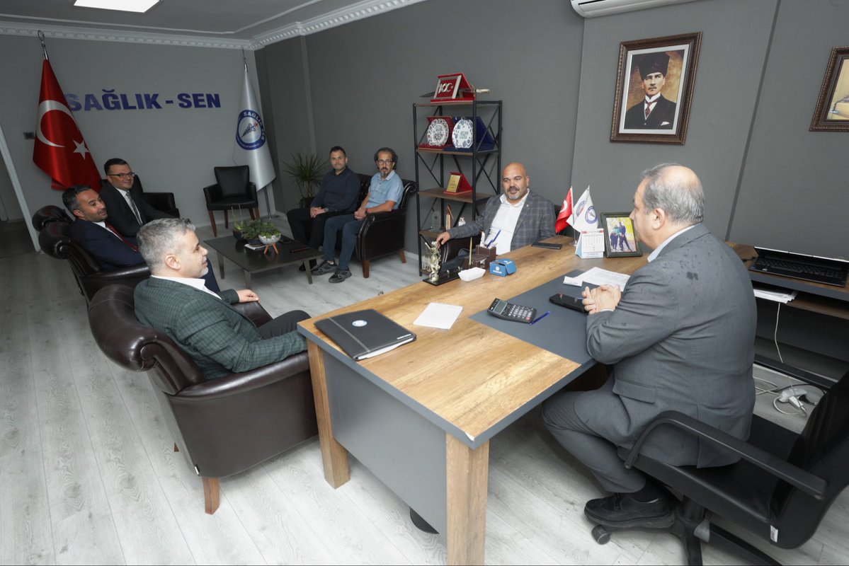 SSMahmutFaruk's tweet photo. 📍 Muğla

Genel Başkan Yardımcımız Yasin Barutcu ile birlikte Muğla Şubemizi ziyaret ederek, Şube Başkanımız Özcan Çiçek ve Yönetim Kurulu Üyelerimizle bir araya geldik.

Muğla’da sağlık ve sosyal hizmet alanında görev yapan profesyonellerimizin çalışma koşullarını, çözüm bekleyen sorunlarını ve sendikal çalışmalarımızı ele aldığımız verimli bir görüşme gerçekleştirdik.