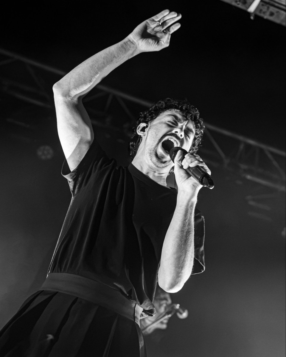 O2AcademyOxford's tweet photo. Manchester-based poet, songwriter, and performer @antonyszmierek brought his incredible live show to O2 Academy Oxford 🤘

📸Finn Delisle

O2 Academy Oxford - 12.10.26 https://t.co/uMueWou34n
