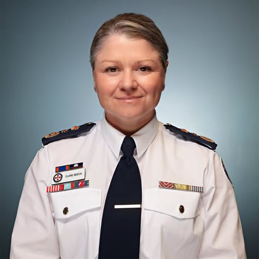 ParamedProf's tweet photo. @DuncanMcConnel1 @DrLouReynolds @Dr_AngMartin @DrDavidNLong @alan_eade @rlarsenfpa @almclachlan1 @_Matt_Cannon_ @CHFofAustralia @comms_ahpa Congratulations to Clare Beech ASM, who has been appointed the new Chief Executive of @NSWAmbulance #health #paramedicine #emergency #primary #care #EMS @RosalieBoyce @Aidan_Baron @gphec @rbarishansky @RunMedic 
https://t.co/EX1oz0nFTD https://t.co/qg7l2CKDzo