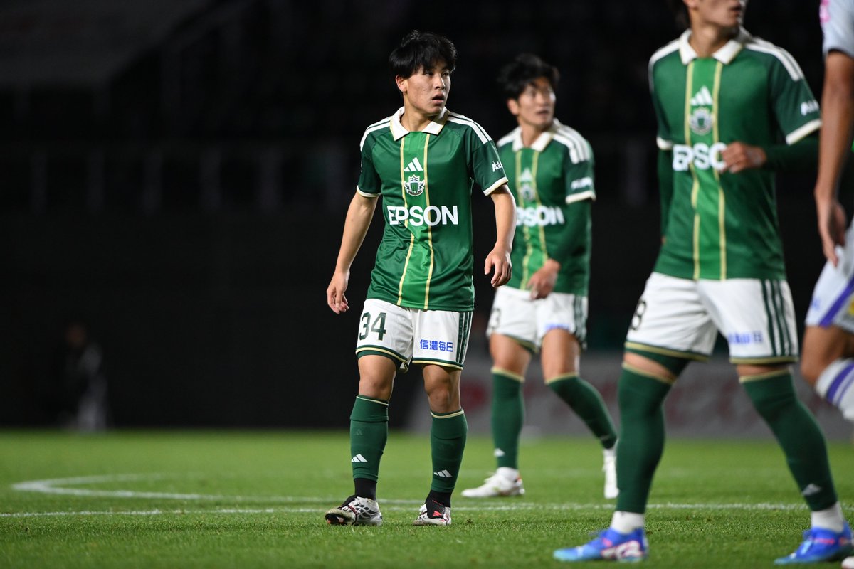 yamagafc's tweet photo. クラブ史に新たな1ページ！歴史的瞬間✨

今日の試合で、 #吉澤凰河 選手が【16歳 5ヶ月 15日】でトップチーム公式戦デビュー！
松本山雅FC史上最年少出場記録を更新しました👏

凰河、デビューおめでとう🎉
#yamaga #サイコウ https://t.co/Z3KCcBatkT