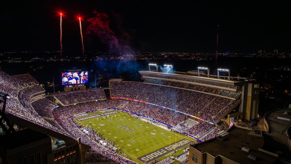 Israel__Samuel's tweet photo. After a great conversation with @CoachKWils I’m extremely blessed to receive an offer from TCU, praise be to God🙏🙏 @CoachNelly1391 @CoachStewLH @GreedyU3 #Agtg #onlythroughGod https://t.co/Ou3mn60UzC