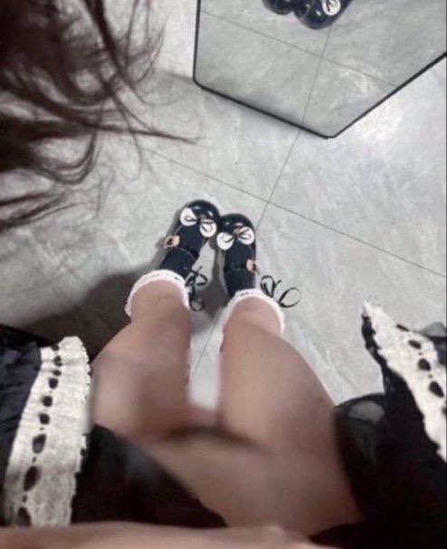 katrina29rs5's tweet photo. 现在是下午21:57新拍的

有人想要锐评一下我20岁的福嘛

（拒绝人机）赶紧看，我要删了

流言1我真给呀 https://t.co/S1NeWxv6aS