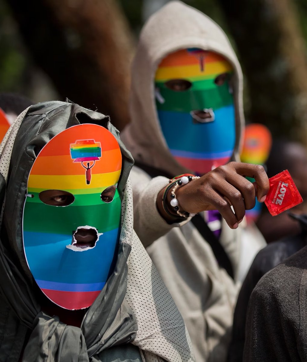Point__Pop's tweet photo. Como se não tivessem nada mais importante para se preocuparem, 20 países africanos passaram a apoiar a "Carta Africana da Família, da Soberania e dos Valores", iniciativa de ativistas conservadores do continente contra direitos LGBT+. https://t.co/IvUB6VkYFG