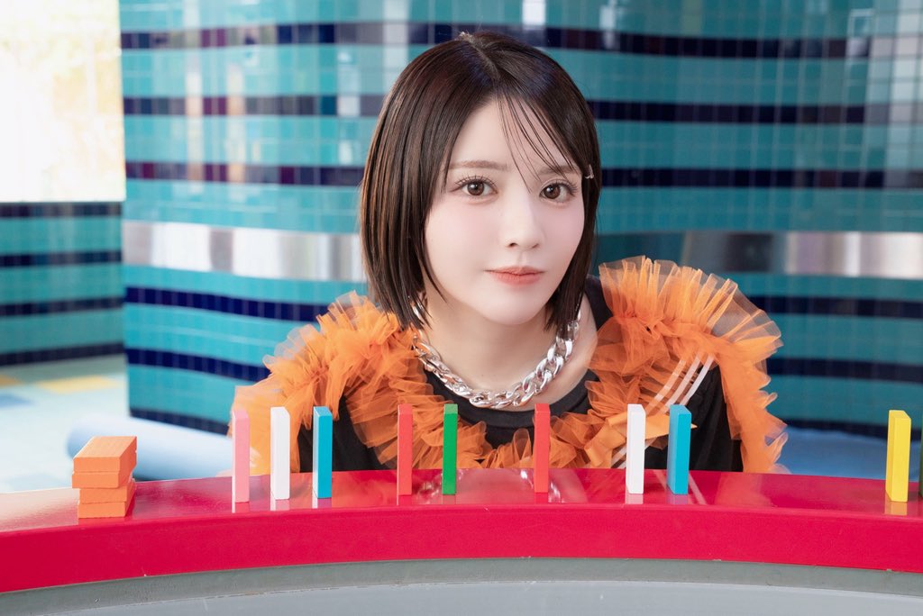 FRUITS_ZIPPER's tweet photo. おすずと一緒にドミノしたいひと〜❔🖐️🧡

@suzuka_fz1124 
#FRUITSZIPPER #ふるっぱー 
#フルーツジッパー https://t.co/M0cRAgwDR7