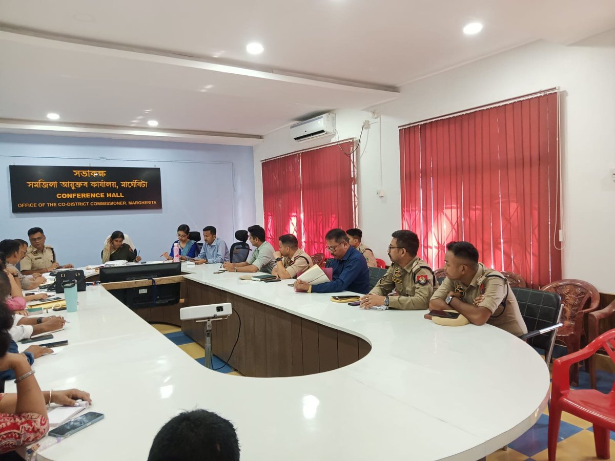 SDOc_Margherita's tweet photo. A review meeting chaired by K. N. Chandana Jahnavi, IAS, CDC, Margherita, discussed COTPA enforcement, traffic obstruction, immersion ghat sanitation,NCORD follow-up and acid attack prevention, emphasising coordinated action and joint enforcement drives https://t.co/vAfOwZDuwK