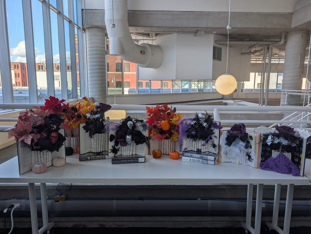 HamiltonLibrary's tweet photo. Seventeen days to go until #Halloween! 💀🎃

Eight Members created spooky Halloween Book Page Vases last week at Central to add frightful décor touches! 
https://t.co/pLG9HTxJjd https://t.co/ZRv24xHBMf