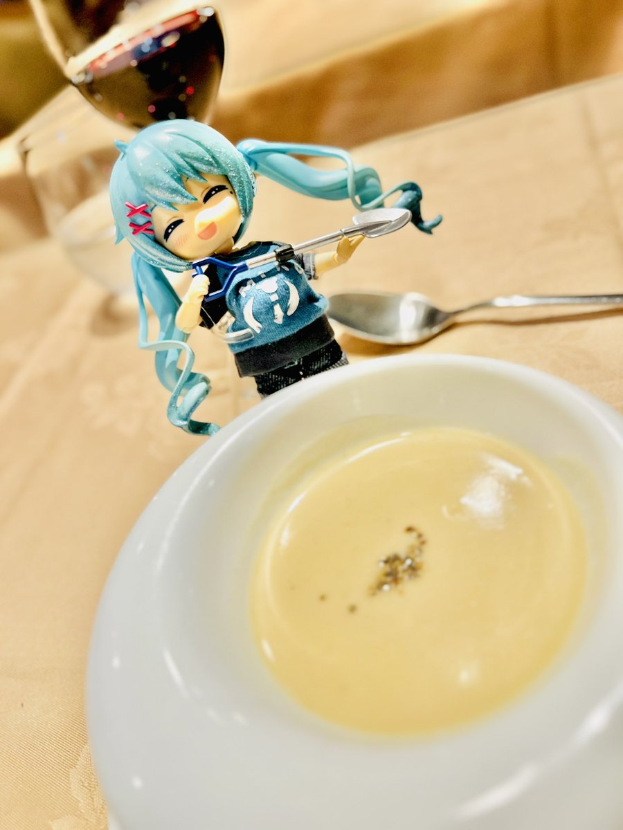 akusokuzan100sh's tweet photo. #深夜の初音ミク撮影60分一本勝負

📮 10/14のお題【豪華】

豪華なディナーに舌鼓🍽️

#ねんどろごはん https://t.co/OXR3VyqUpc