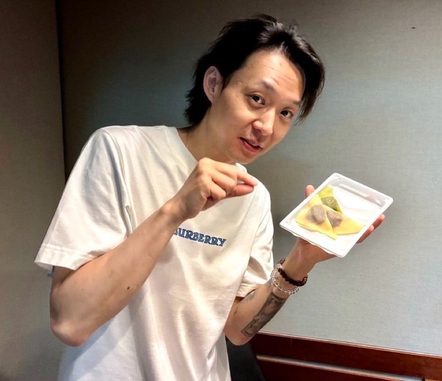 hiroro13221 tweet picture