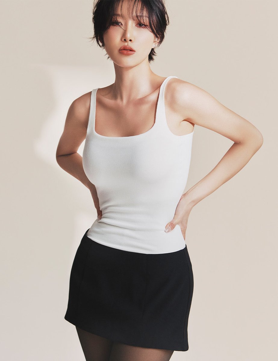 hyejinzm's tweet photo. hwasa on @comfortlab_cfl website.

#HWASA #화사 https://t.co/FvFg4URiSW
