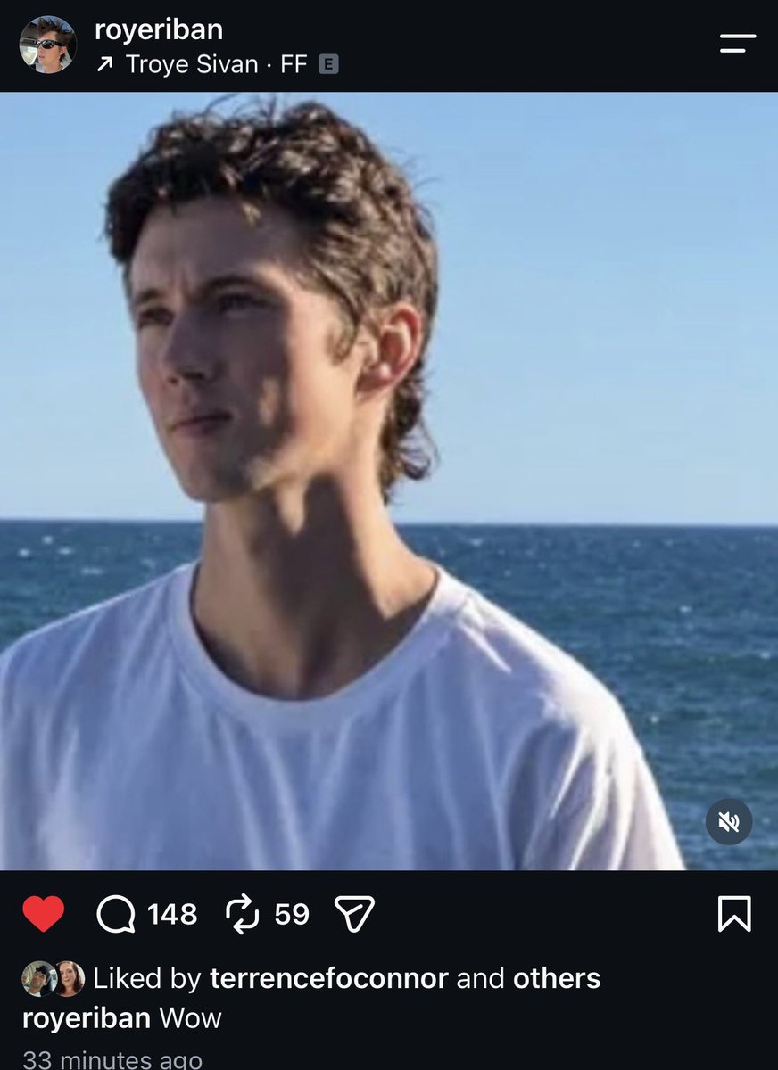 wecanjusss's tweet photo. He really likes this picture of himself 😭😭 https://t.co/Vs9uq8ZMe2