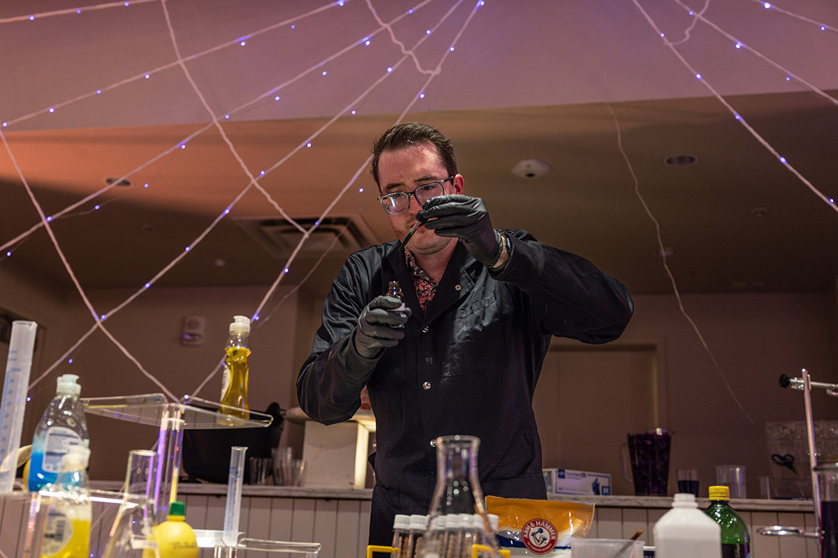 CMOM's tweet photo. Dr. Frankenstein has nothing on Scientist Bradley. Get ready for spooky, icky, gasp-worthy experiments at Halloween Spooktacular, Sat., October 24, from 10 a.m. to 2 p.m. Tix: https://t.co/X4feCDs0db
#CMOMemphis #PlayfulLearning #EarlyChildhoodDevelopment #EarlyChildhoodLearning https://t.co/8PWzRFlyIG