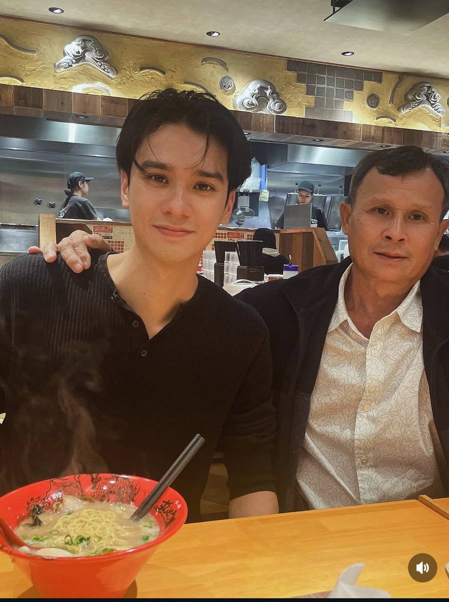 darksideangel88's tweet photo. ตัวอย่างของคำว่าลูกไม้หล่นไม่ไกลต้น เก่งหฤษฎ์หล่อได้คุณพ่อมาเป๊ะเลย ดีเอ็นเอภูซางไทยแลนด์ส่งออกมาก ✨

#KengHarit https://t.co/vEIuHzi1Dv