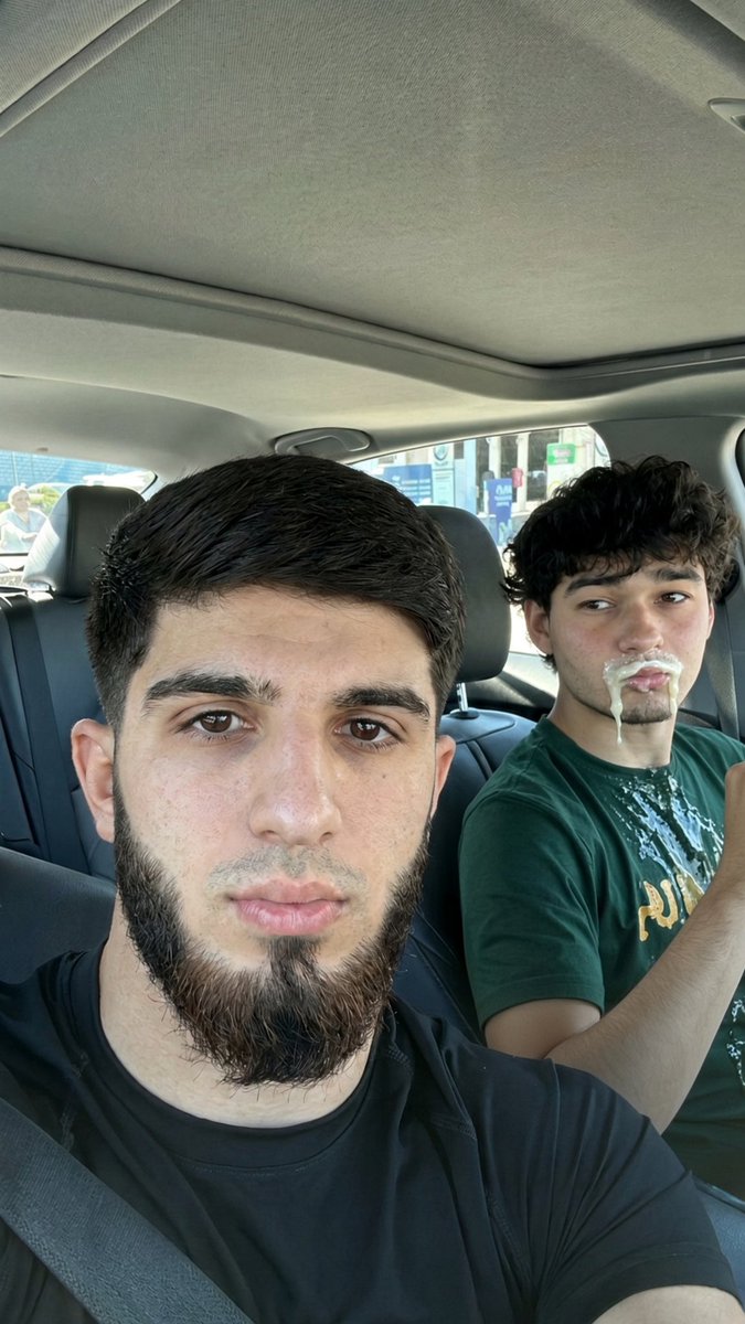 LevonKochyan's tweet photo. I love fucking taxi drivers in the mouth. https://t.co/X1Qeqvrub8