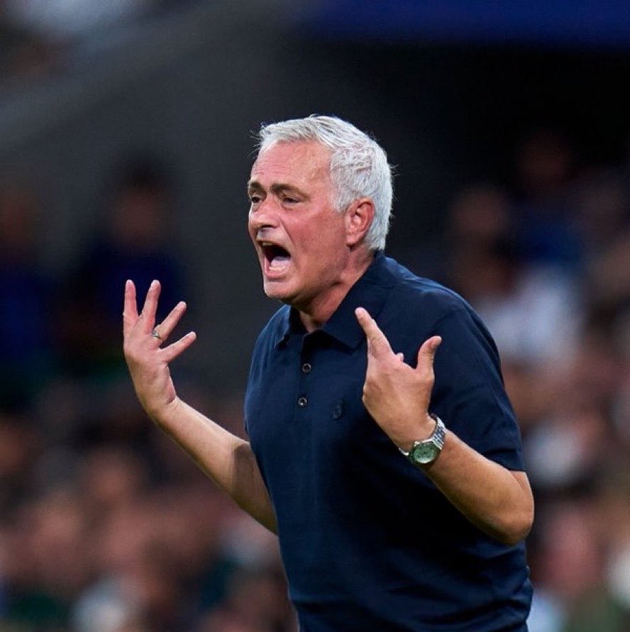 FabrizioRomano's tweet photo. ⚪️🇺🇾 José Mourinho: “If we had 3 or 4 Fede Valverdes, we'd play a Fede in multiple positions!”.

“We'd have a midfield Fede, a RB Fede... all of them starting in different positions”. https://t.co/4tHR8YyAVL