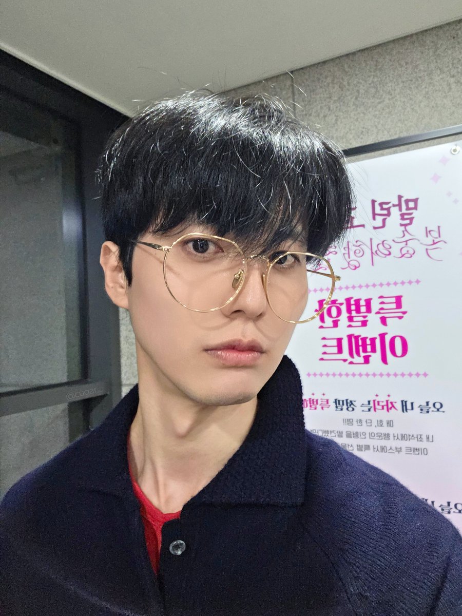 cugar__'s tweet photo. 이 아저씨 매력이 심상치 않으시네.. #류세일 https://t.co/M88ThpGPEX