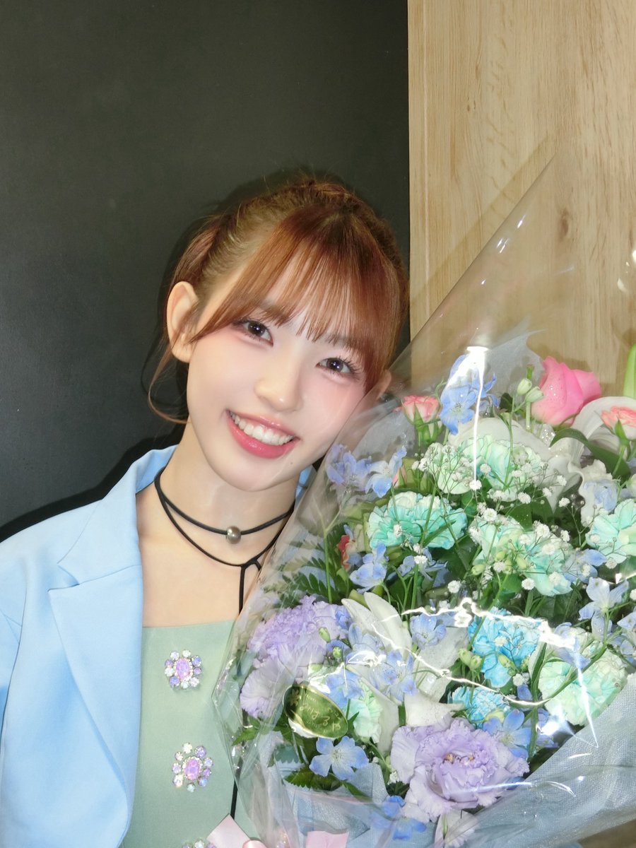 shuka_gushi's tweet photo. MISS MERCY Major 1st Single「Be The One」発売記念イベントありがとうございました✨
結成してから8年
この日を迎えられてすっごく幸せです😭❤️
メジャーデビューができたのはMirror1人1人のおかげです！！本当にありがとう！！

そしてオリコンランキング5位になることができました🥺❤️すごく嬉しかったしすごく安心しました（ ;  ; ）
次は絶対に1位目指して頑張ります❤️‍🔥
今日のはデイリーランキング‼️
ウィークリーランキングも大事なので是非土日のリリースイベントも遊びに来てください‼️

そして今日はアルコ&ピースの平子祐希さんがMCをしてくださいました（ ;  ; ）✨
TikTok撮影や公認お兄ちゃんなどありがとうございました！！

サプライズで超特急のユーキさんからお祝いコメントいただきました😭✨
大尊敬しているユーキさんからのコメント凄く嬉しかったです！！
EBiDANの皆さんのように冠番組を持てるように
超特急さんのように東京ドームに立てるように頑張ります🔥

3年後に東京ドーム
私たちだけでは叶えることができませんが
改めて今日Mirrorとなら絶対に叶えられると感じました！！Mirrorのこと本当に大好き宝人間
これからも応援よろしくお願いします❤️‍🔥

#MISSMERCY #スタダ