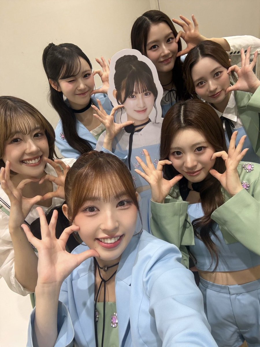 shuka_gushi's tweet photo. MISS MERCY Major 1st Single「Be The One」発売記念イベントありがとうございました✨
結成してから8年
この日を迎えられてすっごく幸せです😭❤️
メジャーデビューができたのはMirror1人1人のおかげです！！本当にありがとう！！

そしてオリコンランキング5位になることができました🥺❤️すごく嬉しかったしすごく安心しました（ ;  ; ）
次は絶対に1位目指して頑張ります❤️‍🔥
今日のはデイリーランキング‼️
ウィークリーランキングも大事なので是非土日のリリースイベントも遊びに来てください‼️

そして今日はアルコ&ピースの平子祐希さんがMCをしてくださいました（ ;  ; ）✨
TikTok撮影や公認お兄ちゃんなどありがとうございました！！

サプライズで超特急のユーキさんからお祝いコメントいただきました😭✨
大尊敬しているユーキさんからのコメント凄く嬉しかったです！！
EBiDANの皆さんのように冠番組を持てるように
超特急さんのように東京ドームに立てるように頑張ります🔥

3年後に東京ドーム
私たちだけでは叶えることができませんが
改めて今日Mirrorとなら絶対に叶えられると感じました！！Mirrorのこと本当に大好き宝人間
これからも応援よろしくお願いします❤️‍🔥

#MISSMERCY #スタダ