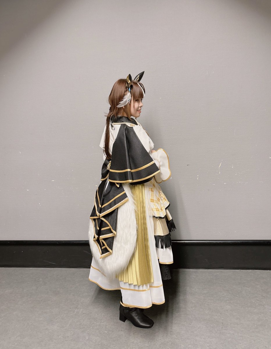 DApanda323's tweet photo. ウマ娘ステイゴールド役の声優として初めて皆様の前に立ち。
トレーナーのお顔を見て、芝を感じた日が円盤になりました。

本日発売です🪶
#ウマ娘6th https://t.co/kEVQi0Wsgz