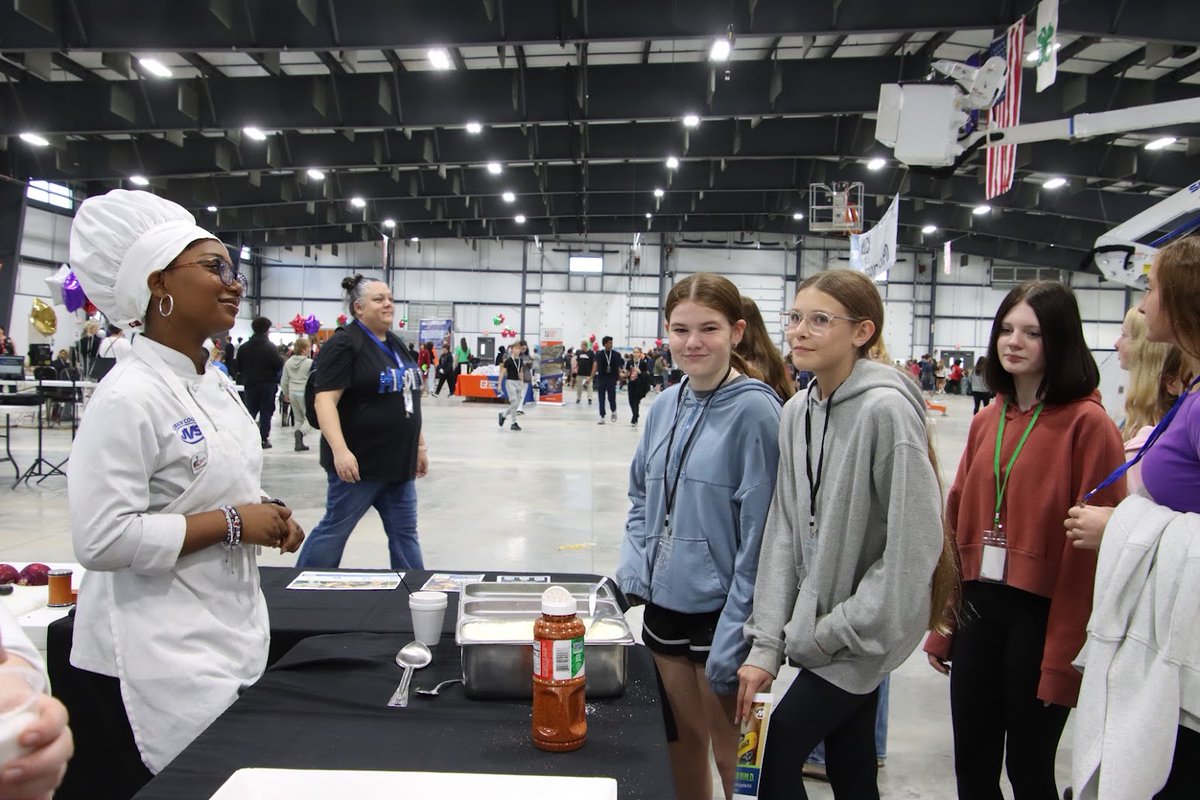 ESCLC's tweet photo. Creating opportunities for students takes a community.

As day two of the Lorain County Career Expo begins we're grateful for the generosity of our sponsors &amp; partners and the commitment of our exhibitors.

Thank you for being part of something that reaches beyond these two days. https://t.co/uax7z1fZp1