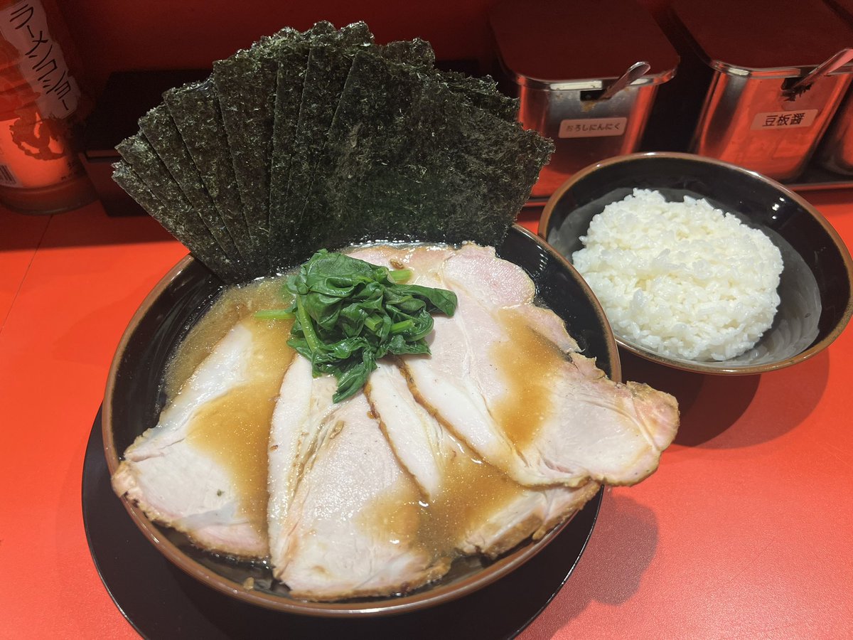 OWNGOAL's tweet photo. ラーメン三楽家

この麺はこの麺で食べ応えがあって良い
ご馳走様でした https://t.co/bS8aSSSufV