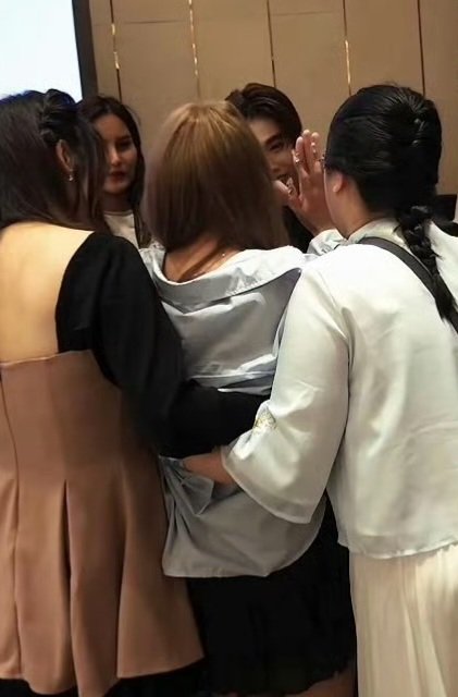mrchuppw's tweet photo. OP : "people who are truly kind at heart really are different, aren't they?

Yesterday I saw a clip of phuwin coming down from the stage to take photo with a fan who wasn't feeling well

It reminded me of my own experience last year at a fanmeeting in shanghai. While I was waiting in line for the hi touch session, I suddenly felt really sick.. I almost fainted, my legs went weak and were shaking and I had trouble walking. At first, I was about to give up.. I didn't want to do the hi touch because I didn't want to bother phuwin. But a few my friends helped support me and walked me slowly toward him

Before I even reached him, phuwin had already walked over to me first. He patiently waited for me and when I held out my hand, he immediately took my hand for a photo while gently encouraging me. I was truly moved at that moment

So no matter what people out there say, please remember.. phuwin is truly a very kind person" ㅠㅠㅠㅠ 🥺🤍

#phuwintang #ปอนด์ภูวินทร์ #PondPhuwin