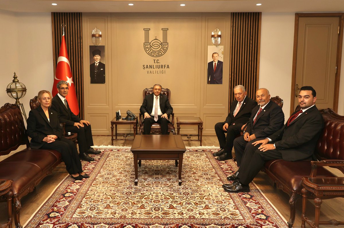 UrfaValiligi's tweet photo. Yeni Parti Şanlıurfa İl Başkanı Bozan Sürücü ve beraberindeki heyet, Vali @hasansildak'ı ziyaret ettiler.  

Vali Şıldak, nazik ziyaretleri için misafirlerine teşekkür etti. https://t.co/iCTRgyp7wC
