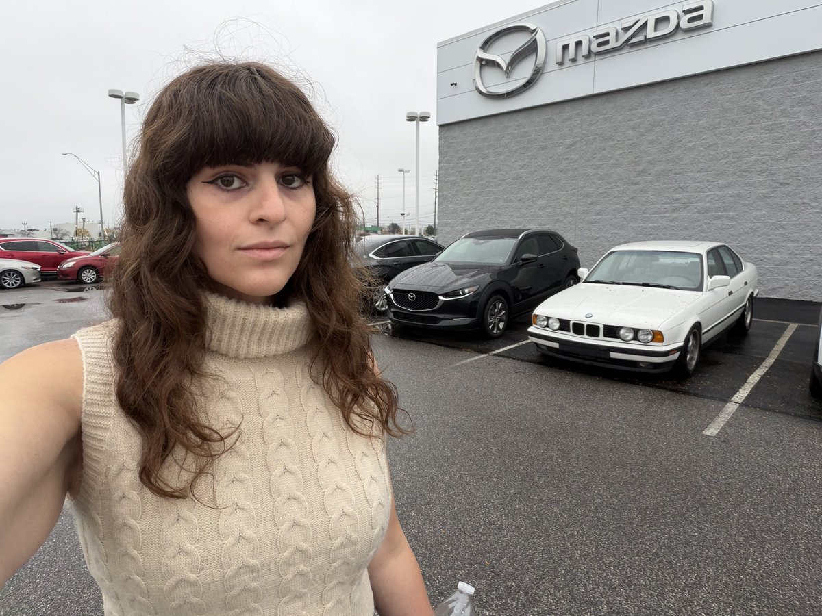 YourWaifu's tweet photo. I’m at the mazda dealership for service on my 91 miata and I asked it I could test drive one of their RX-8’s while I wait and they told me that all the ones they have on their lot have blown engines and their tech’s dont know how to fix rotaries anymore LOL https://t.co/jFkAMusNq8