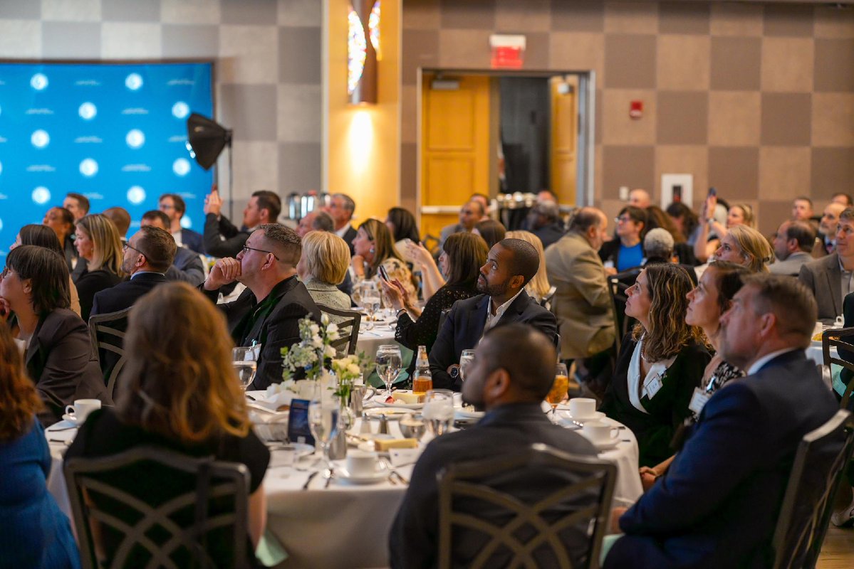 PoweraCleanOH's tweet photo. What a night! Thank you to everyone who joined us at OSU for the Clean Energy Champions Awards. Congratulations to this year's Clean Energy Champions, including @CityOfCincy, @ColumbusGov, and @fairfieldoh!

And shout-out to all of the Clean Energy Staff Champions! https://t.co/zsbAtHms8W