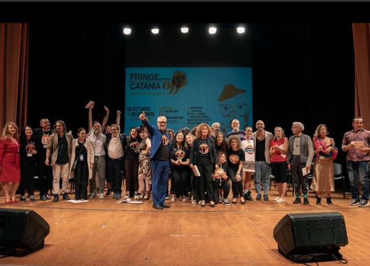 ComunediCatania's tweet photo. Catania Off Fringe Festival: sindaco Trantino incontra in municipio i protagonisti della V edizione https://t.co/ap33yNeZTS https://t.co/SwQR3A9jzR
