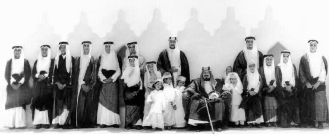 KSA23966's tweet photo. حنا العرب يــا مدعين العروبة 
وحنا هل التوحيد وانتم له اجناب

وحنا شروق المجد وانتم غروبه
وحنا هل التاريخ و أنتم به أغراب

يـوم الفقر شلتوا علينا عيوبه
واليوم عقب النفط جيتوا لنا أنساب

ويوم الفقر فينا البداوة سبوبه
واليوم صرتوا مثلنا بدو واعراب https://t.co/2vGfqO2q40