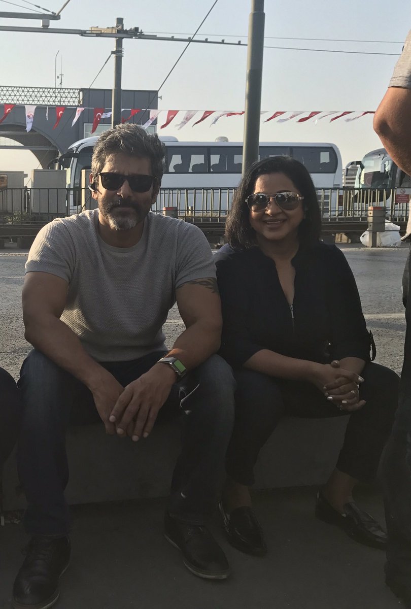 jhon_kaali67207's tweet photo. #ThrowBackPicture 🩷
#ChiyaanVikram #Radhika https://t.co/rPmQAiA8Iw