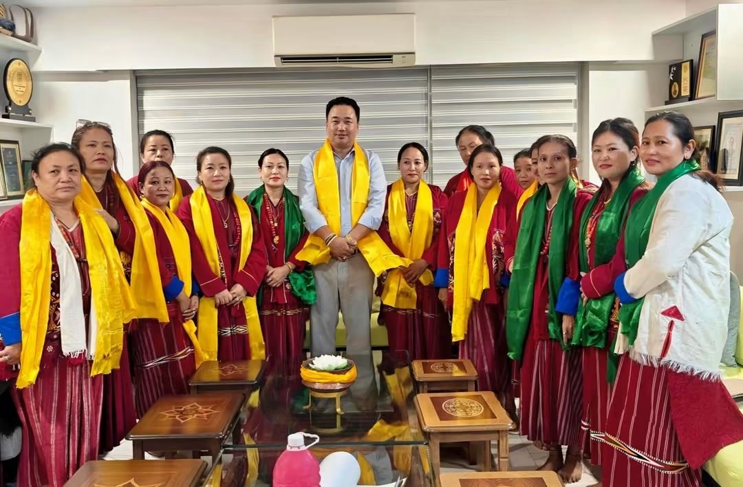 tsetenchombay's tweet photo. Delighted to meet the newly formed All Capital Mon-Kalaktang Women Society (ACM-KWS) today at Itanagar and to launch their new calendar as they embark on this meaningful journey of community service.

Women are the pillars of a strong and united community. ACM-KWS represents a positive step towards strengthening unity, promoting women’s welfare, and serving the Mon community in the Capital Region.

I extend my heartfelt congratulations to the entire team of ACM-KWS on this new beginning and convey my best wishes for their continued success in their welfare initiatives and community service.