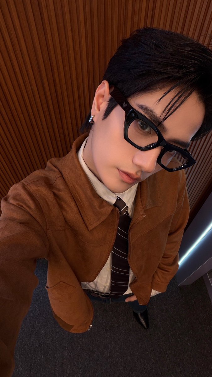 nattanaxx's tweet photo. ขอบคุณทาง RayBan มากๆ เลยคับที่ชวนนันและเพื่อนๆพี่ๆ มาร่วมงานในครั้งนี้  ดีใจม้ากๆ ที่ได้มาเป็นส่วนหนึ่งของงานคับ ขอบคุณที่เอ็นดูเด็กคนนี้ ไว้มีโอกาสเจอกันอีกน้าคับ 🫶🏻🤍

#RaybanmetaXDMD
#nattanax https://t.co/hMUkrUE3Lx