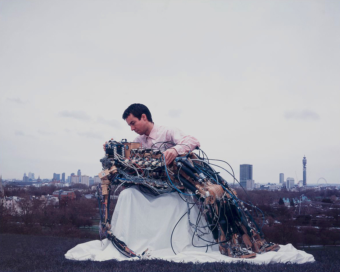 _joulian_'s tweet photo. Robot, Siobhán Hapaska, 2001 https://t.co/KXsIqcRxsL