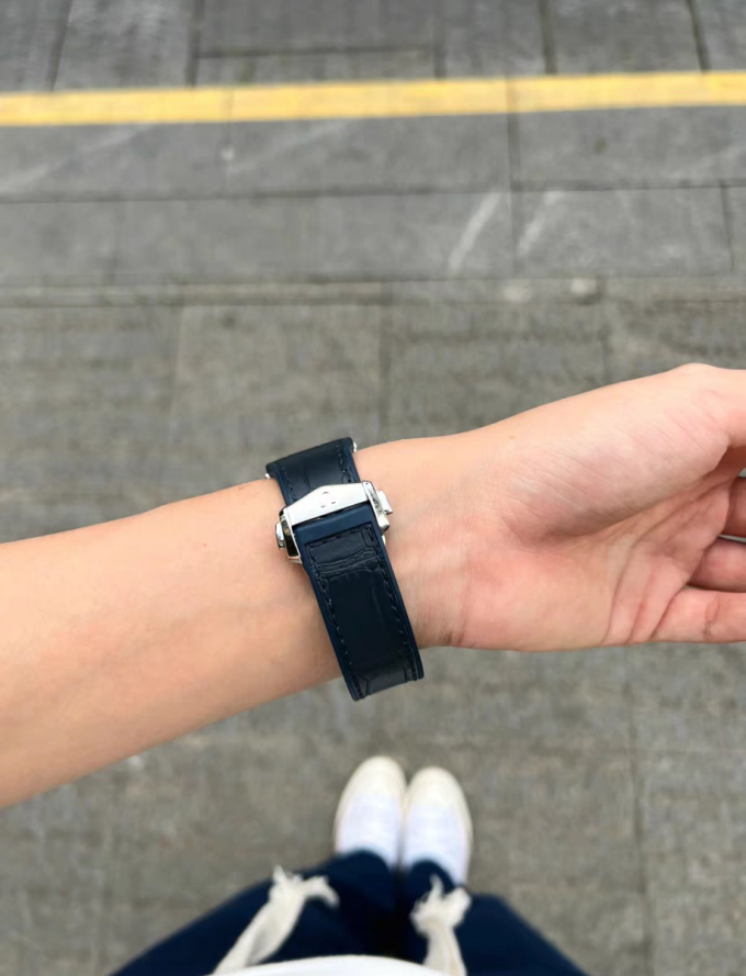 davidbrayanna's tweet photo. [The watch my wife picked for me, a lovely Omega, makes every day shine brighter! ]， https://t.co/PEKtNfzaTo