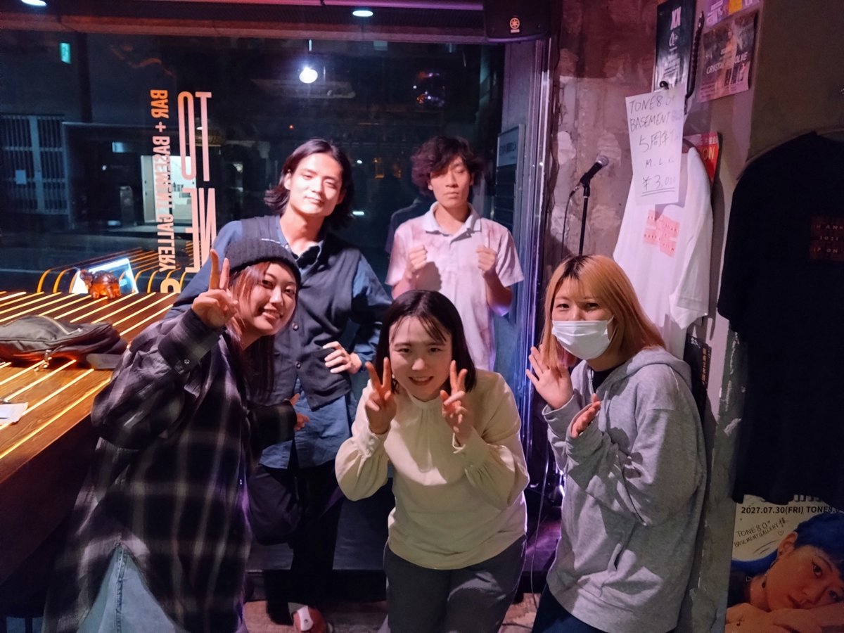 happy_6164_rep's tweet photo. (取り急ぎ)
今日は大阪・谷町4丁目Tones8.0ライブ行って来ました🎶
本当に楽しかったし、ライブの余韻が覚めてない😭

最高のライブでした👍

ありがとうございました🙏 https://t.co/o4inOAKA1r