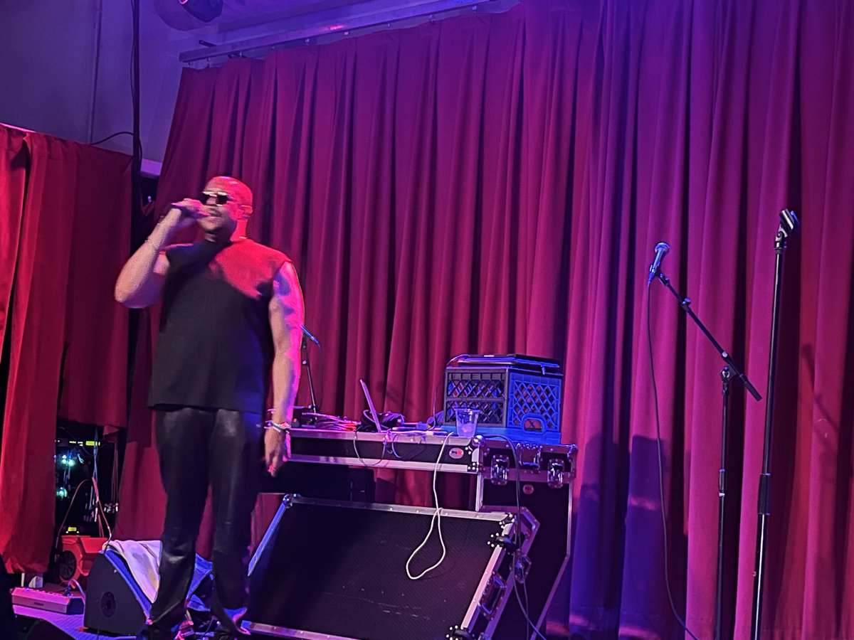 GASTheScientist's tweet photo. yesterday was truly a night of wizardry !!! honored to be a witness ta such powerhouses. https://t.co/lH1pEkUekQ