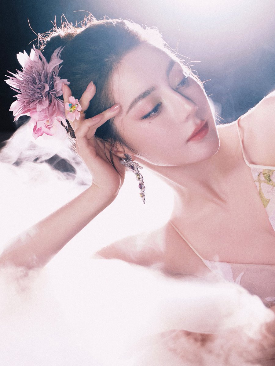 Alice_TH03's tweet photo. สตูเร่อปาอัพWeibo งานวันนี้ สวยยยยมีความหวานแต่ก็เซ็กซี่หน่อยๆ กับสตลใหม่อีกแล้วช่วงนี้ลองไปก่อน รอดูว่าจะได้สตลคนไหน

#ตี๋ลี่เร่อปา #dilraba
#迪丽热巴 https://t.co/2bwuO4uqAY